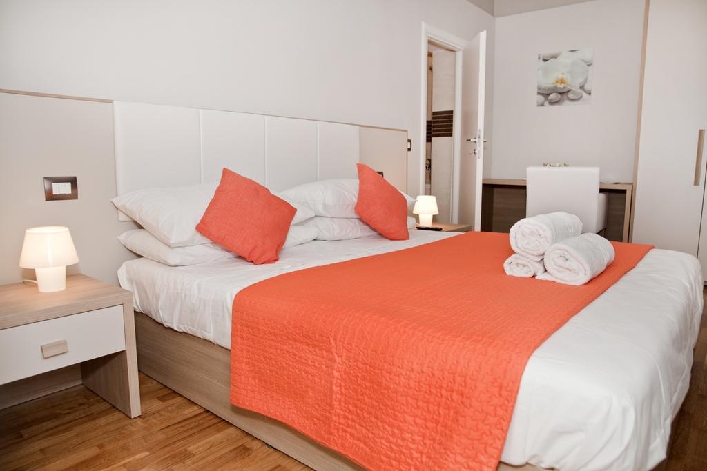 Spanish Steps House Vittoria Rome Room photo